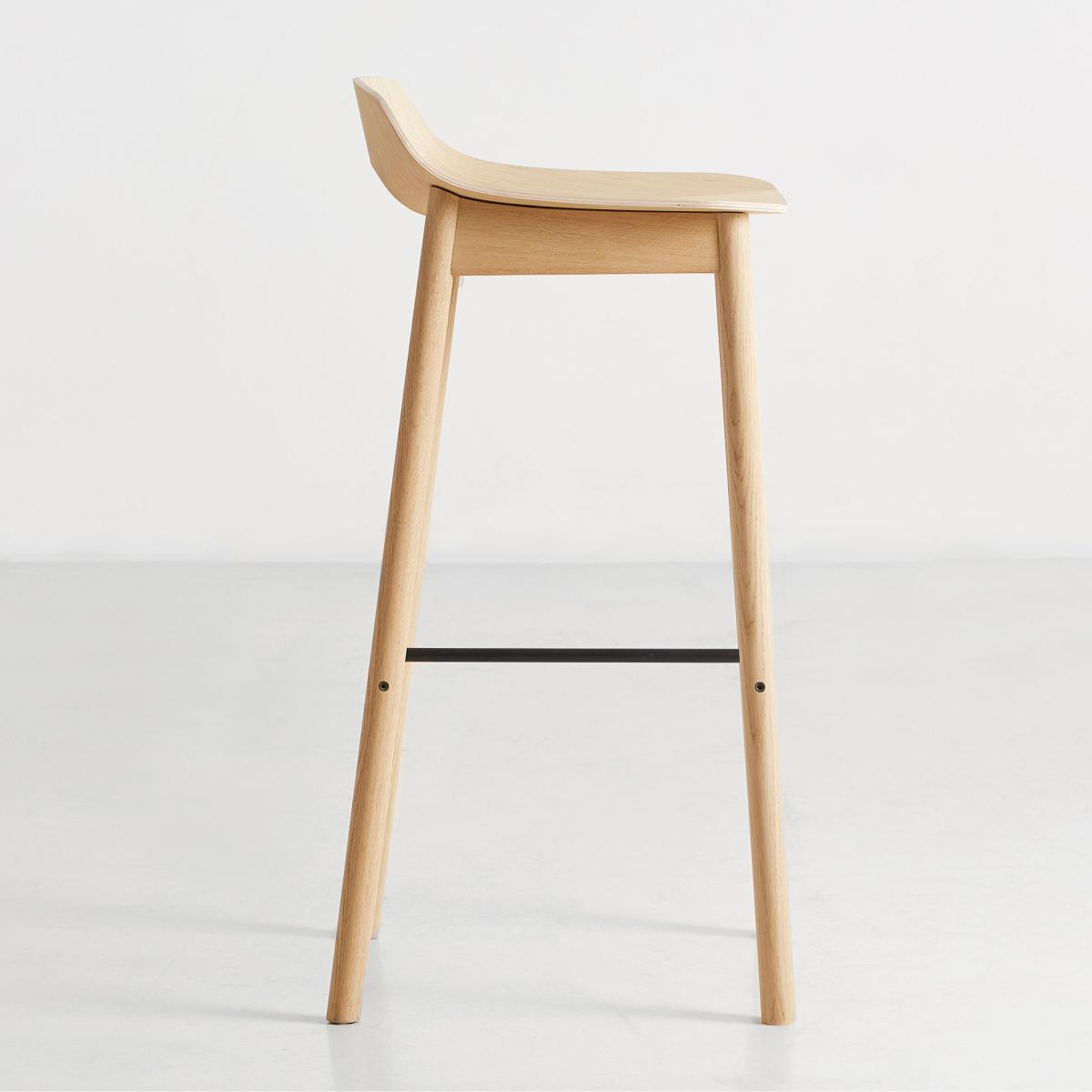 Woud Mono barstool oiled oak – image 2