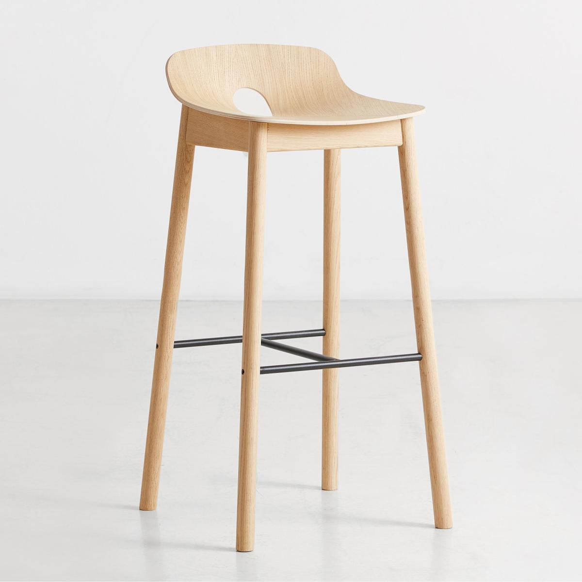 Woud Mono barstool oiled oak – image 3
