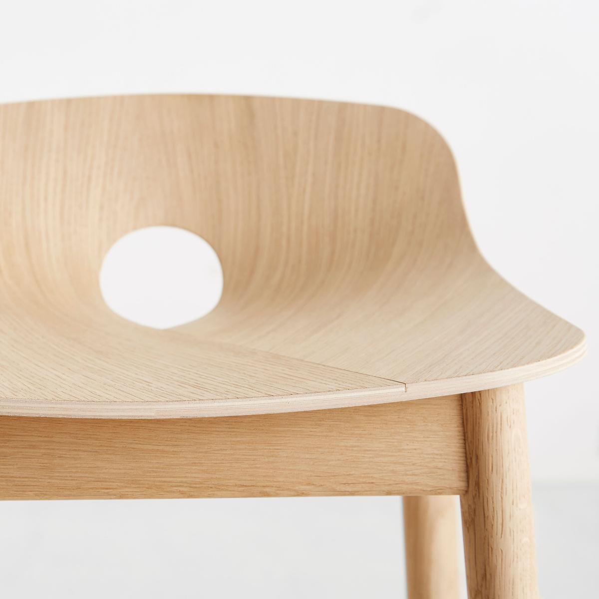 Woud Mono barstool oiled oak – image 4