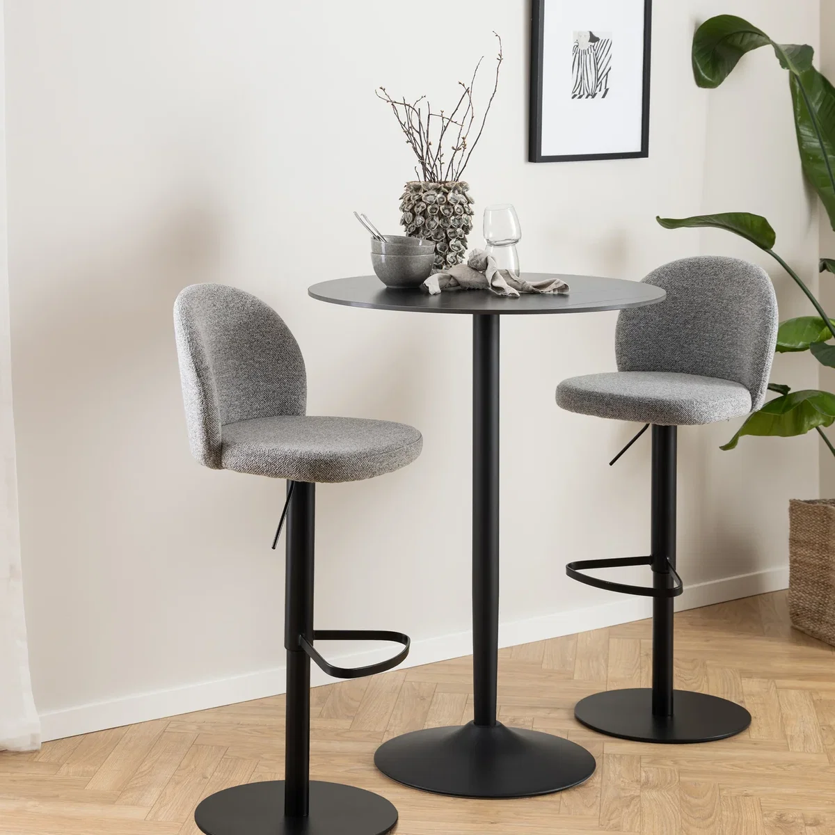 Malta Round Bar Table - Black – image 1