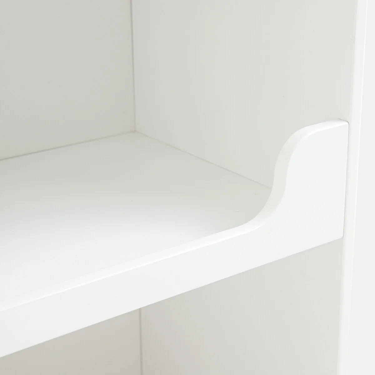 Arturo Child's Pine Bookcase – image 5
