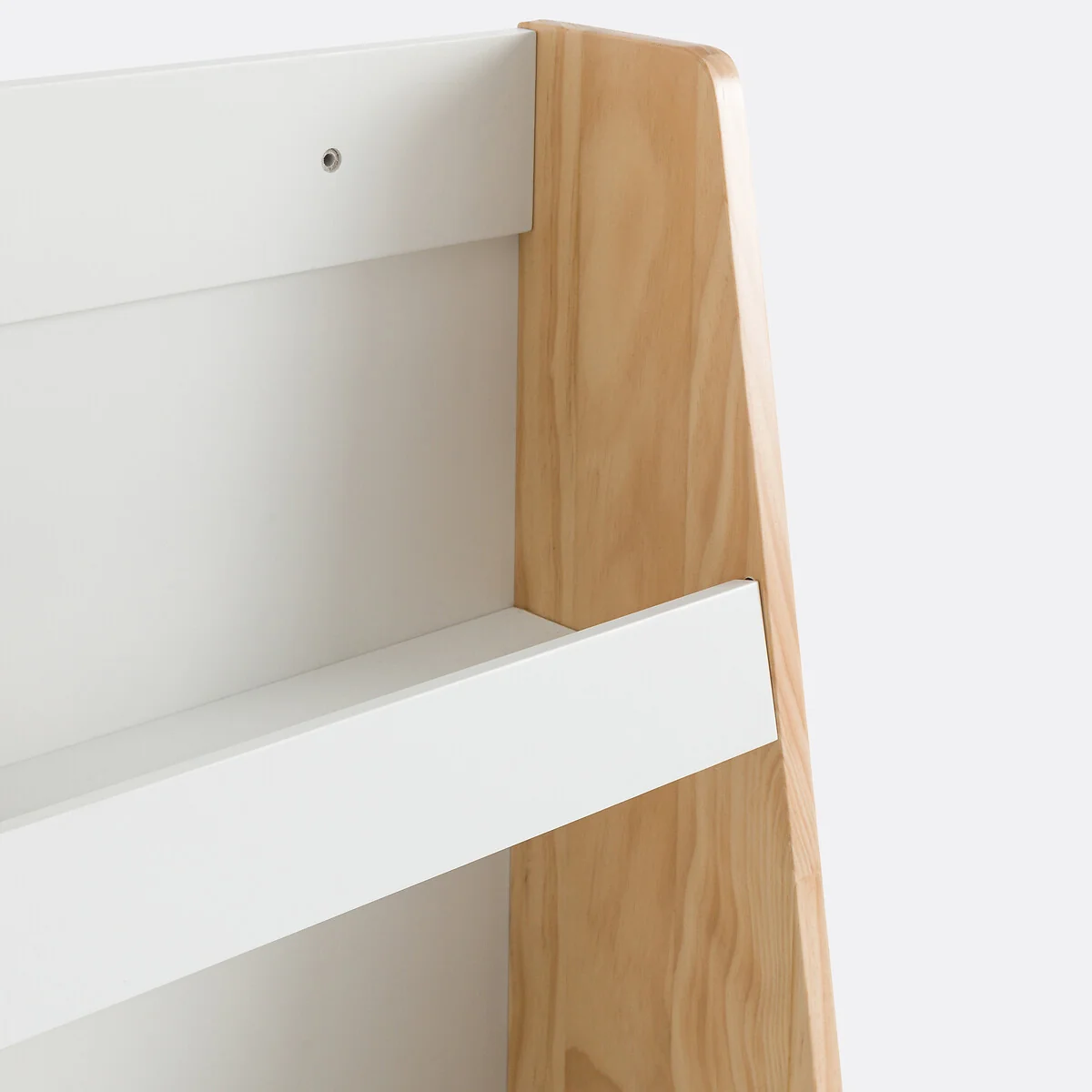 Sueno Child's Bookcase – image 5