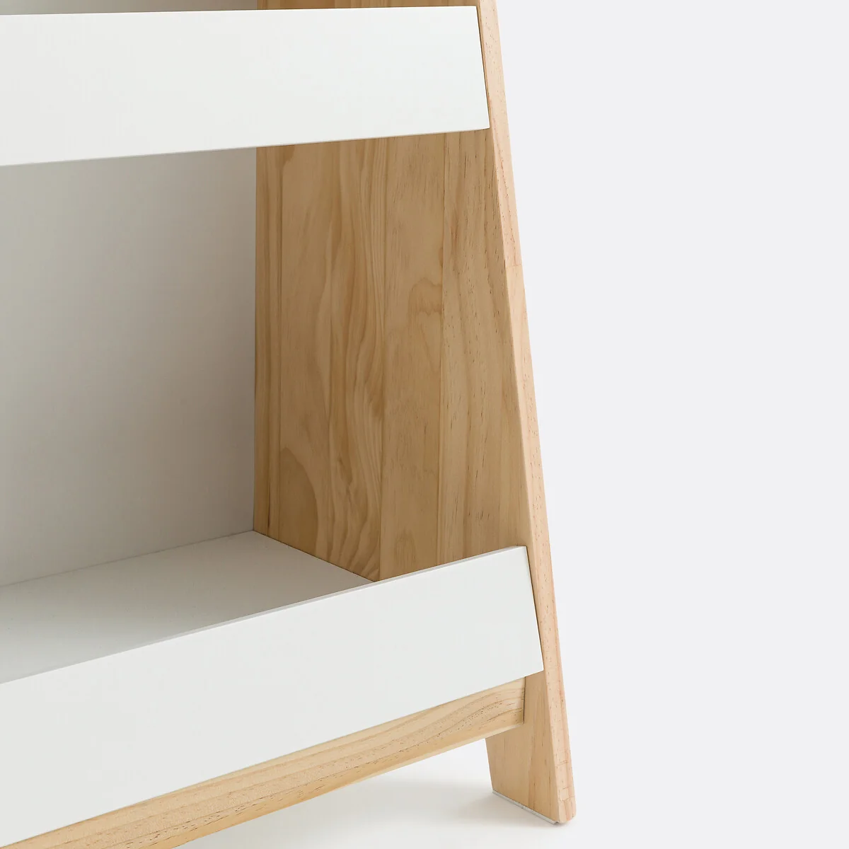 Sueno Child's Bookcase – image 6