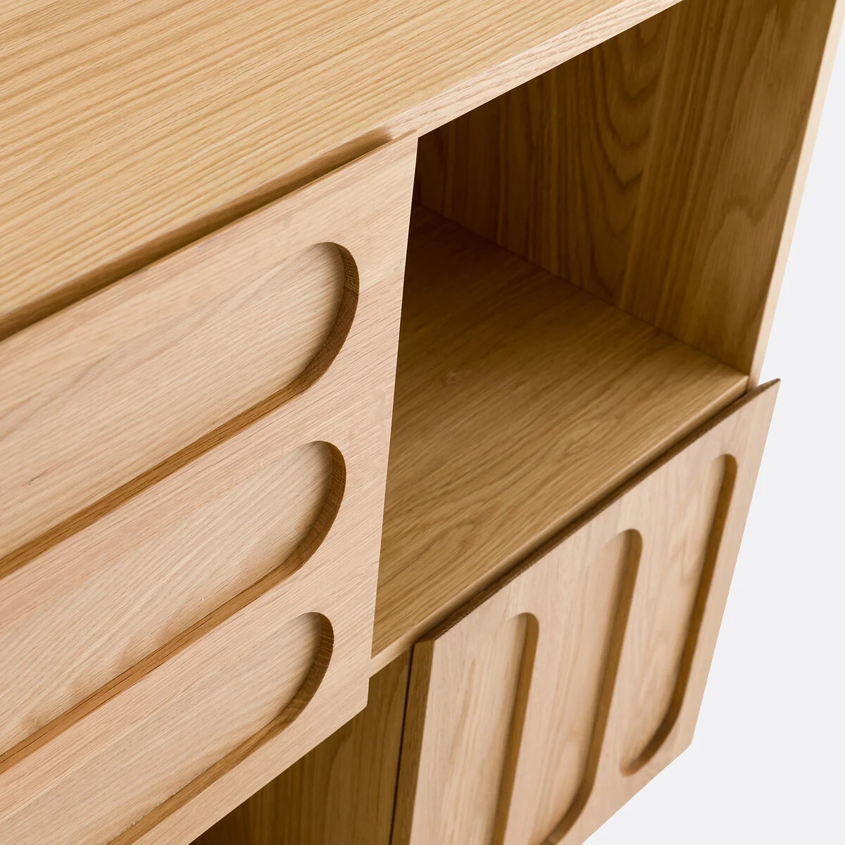 Cannelo 165cm Low Oak Bookcase – image 6