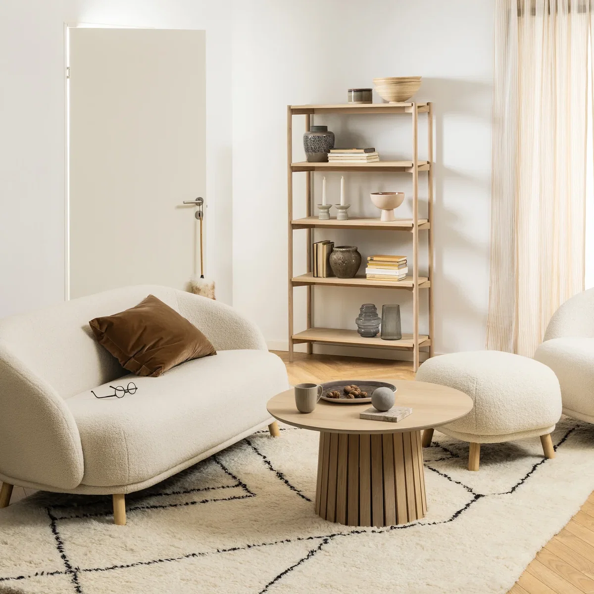 Furniture To Go Braidwood Bookcase with 4 Shelves in White Oak Veneer - White Oak – image 5