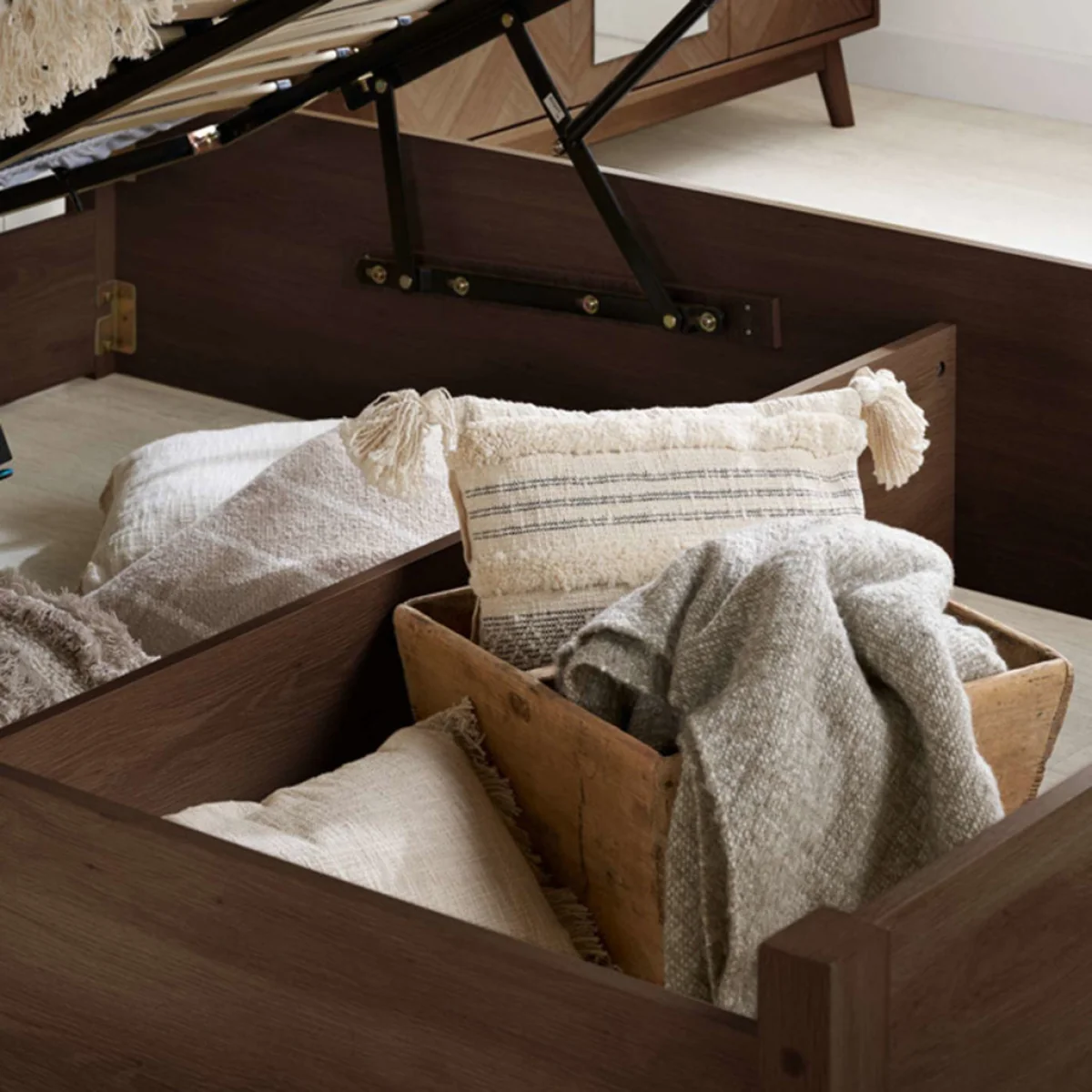 Challis Ottoman Bed, Walnut / Double – image 4