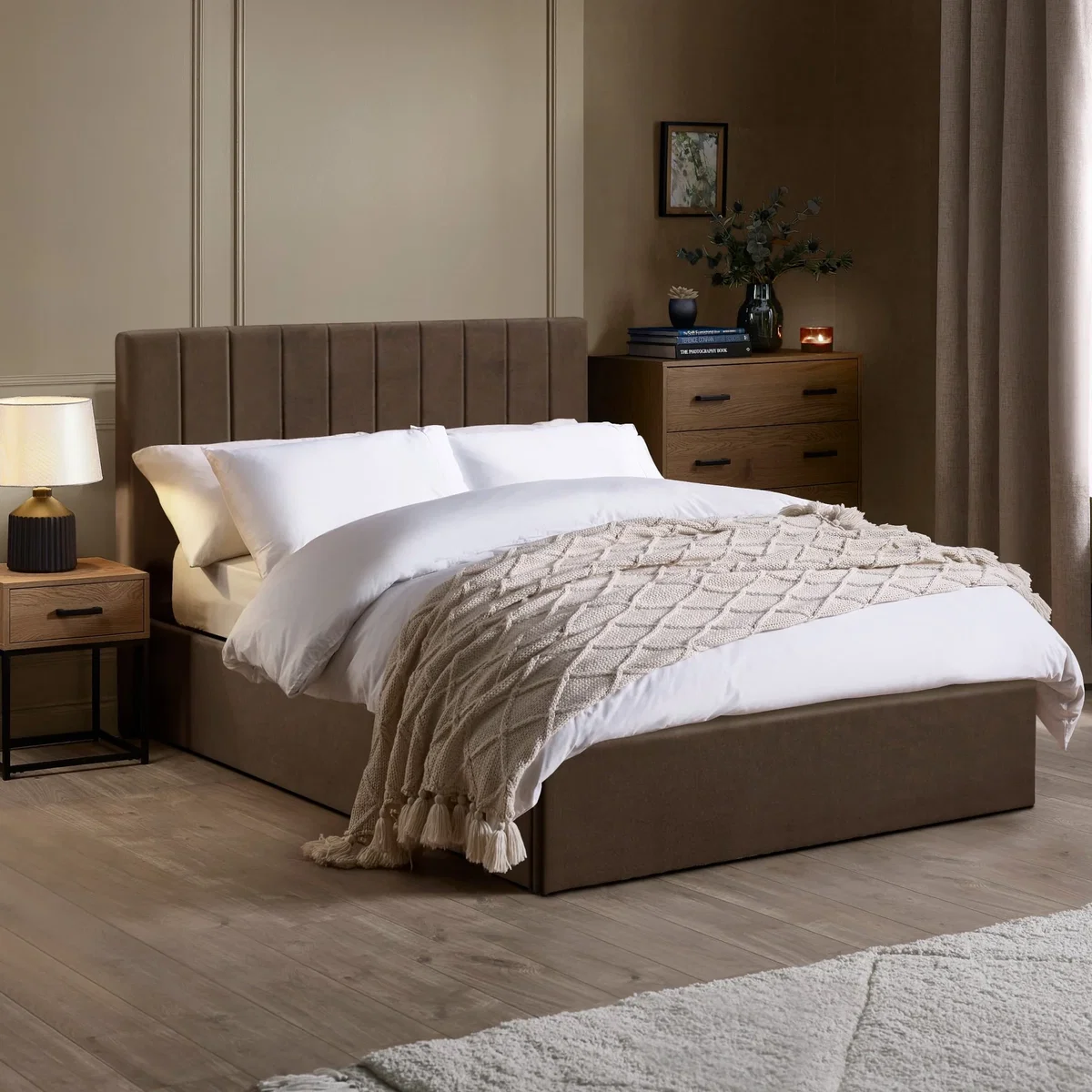 Aylen - King Size - Ottoman Storage Bed - Brown - Fabric - 5ft