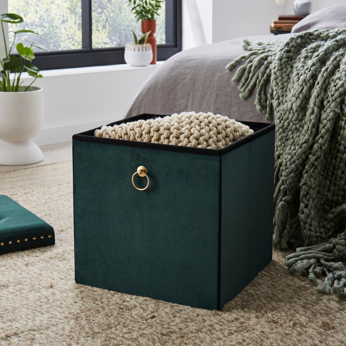 Velvet Cube Ottoman Bottle Green Bottle (Green) – image 2