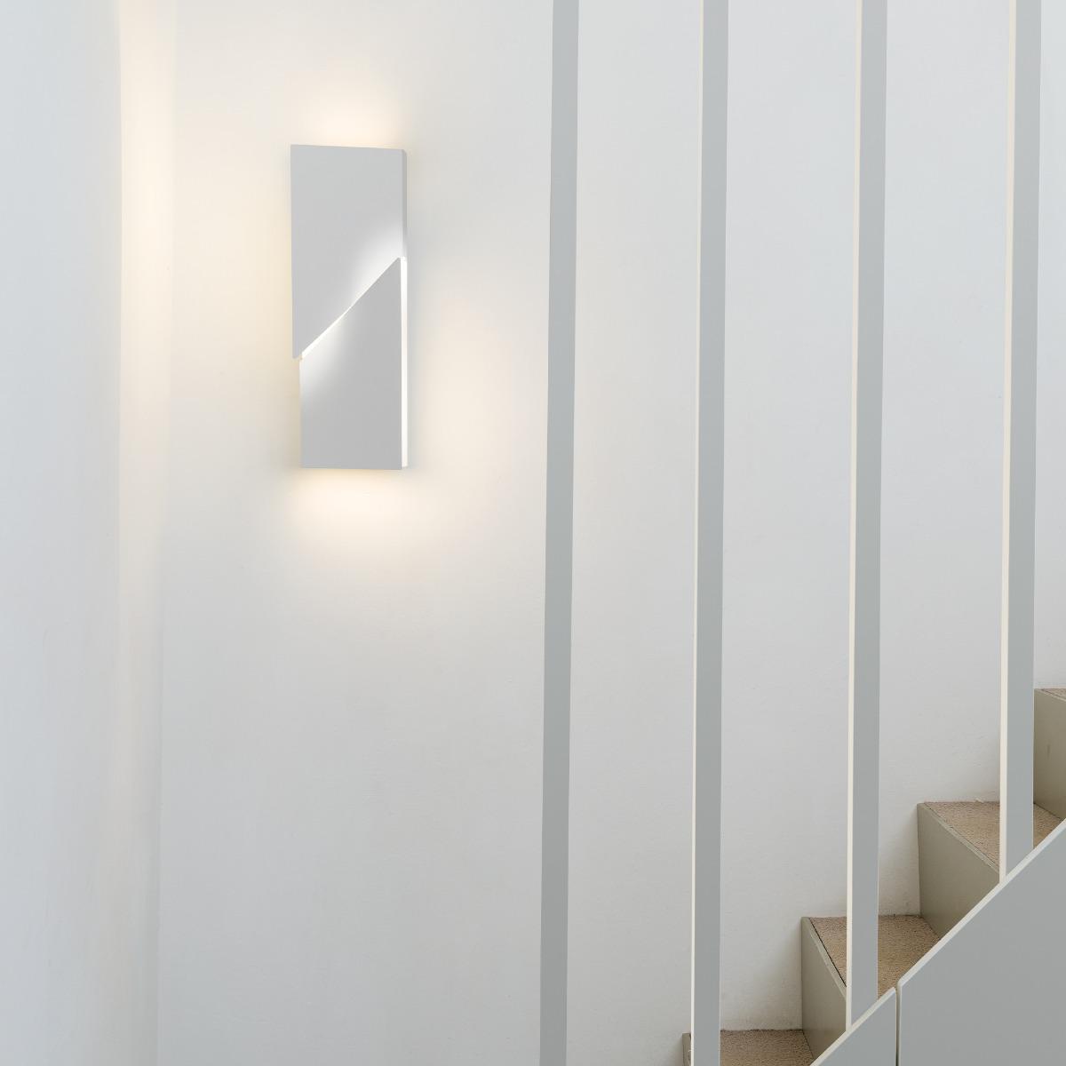 Wall Shadows Petit Wall Light in White – image 3