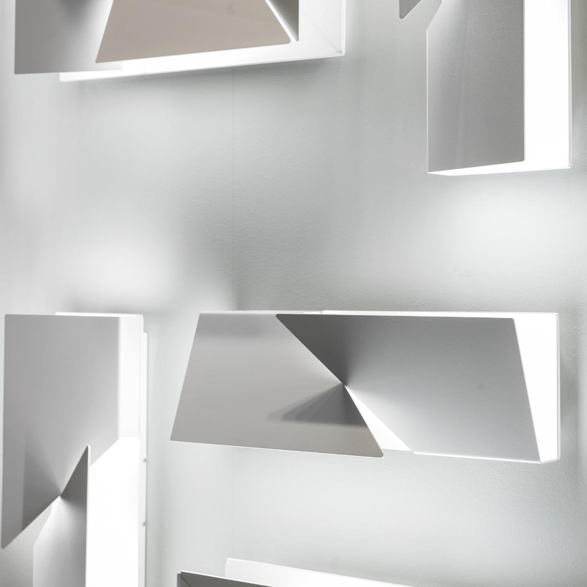 Wall Shadows Petit Wall Light in White – image 4