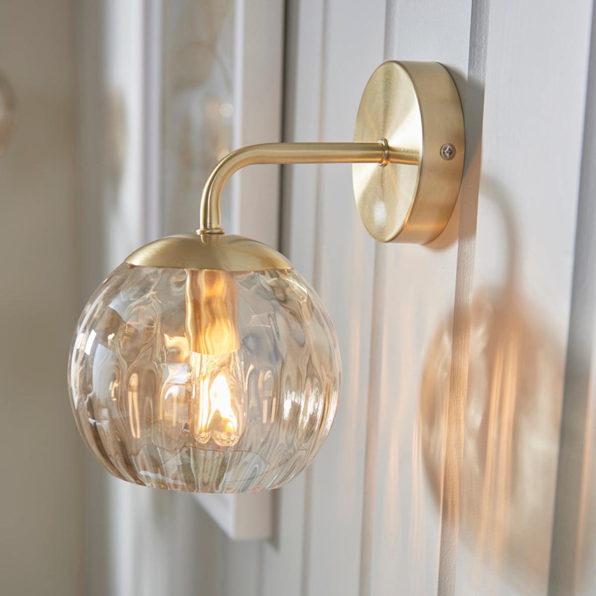 Vogue Arkoma Glass Wall Light Brass – image 4