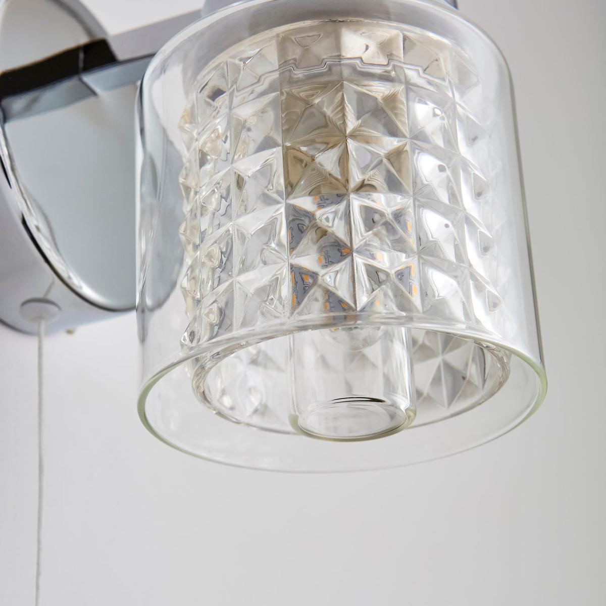 Hylton Glass Bathroom Wall Light Chrome – image 3