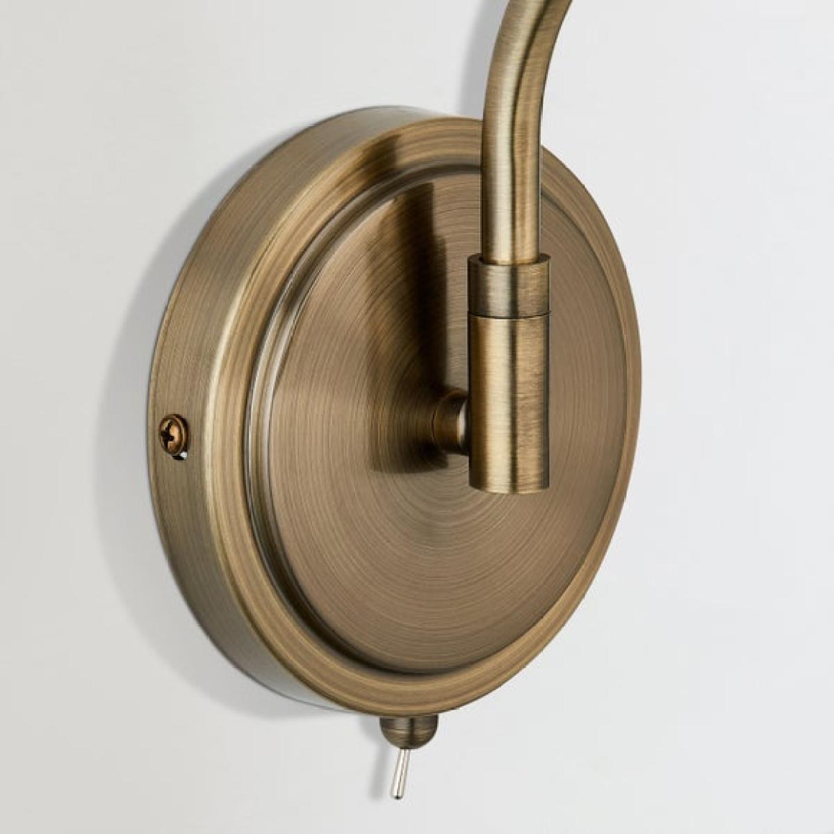 Whitsable Adjustable Wall Light – image 4