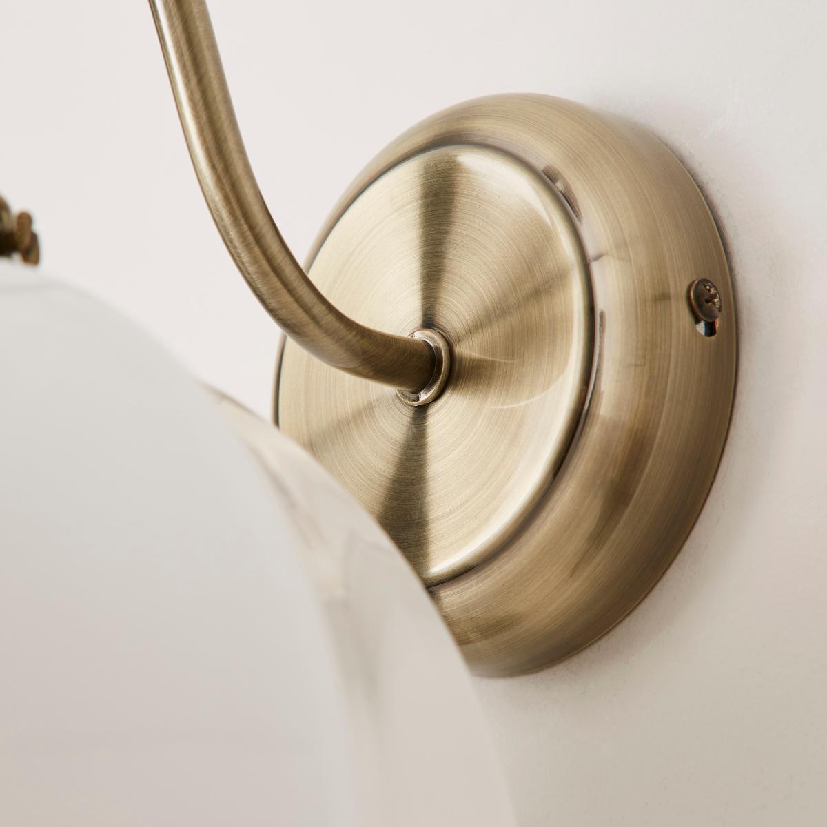 Hartfield Wall Light White – image 4