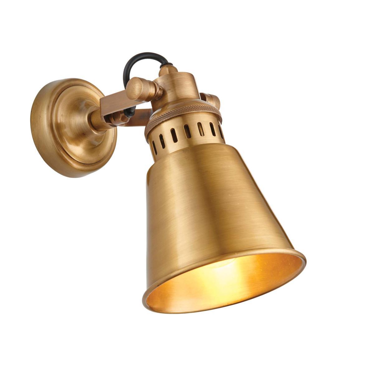 Vogue Cape Wall Light Brass – image 3
