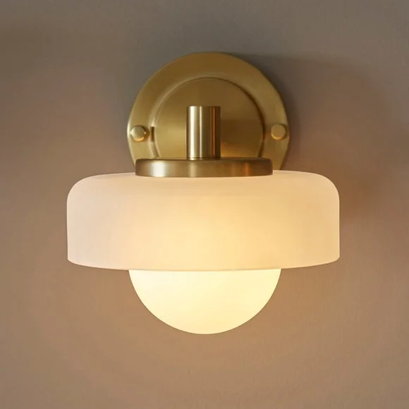 Vogue Hallie Wall Light – image 2