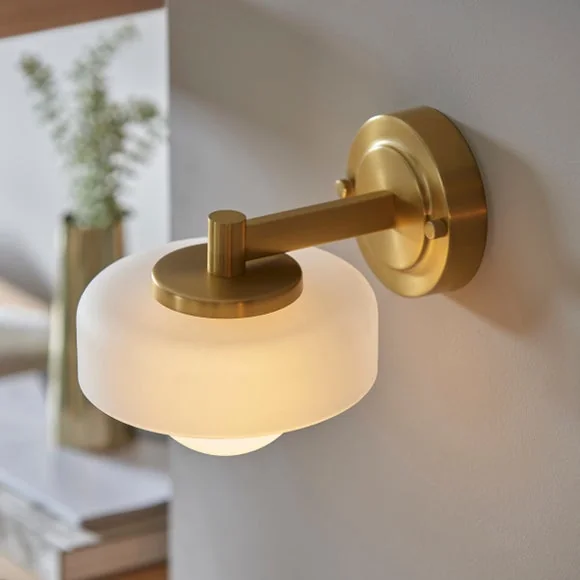 Vogue Hallie Wall Light – image 3