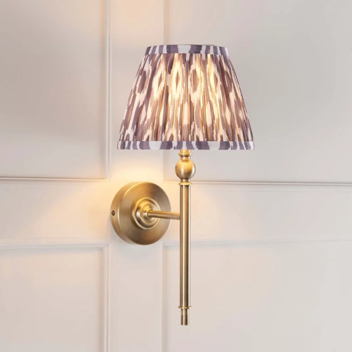 Return - Vogue Leila Wall Light – image 2