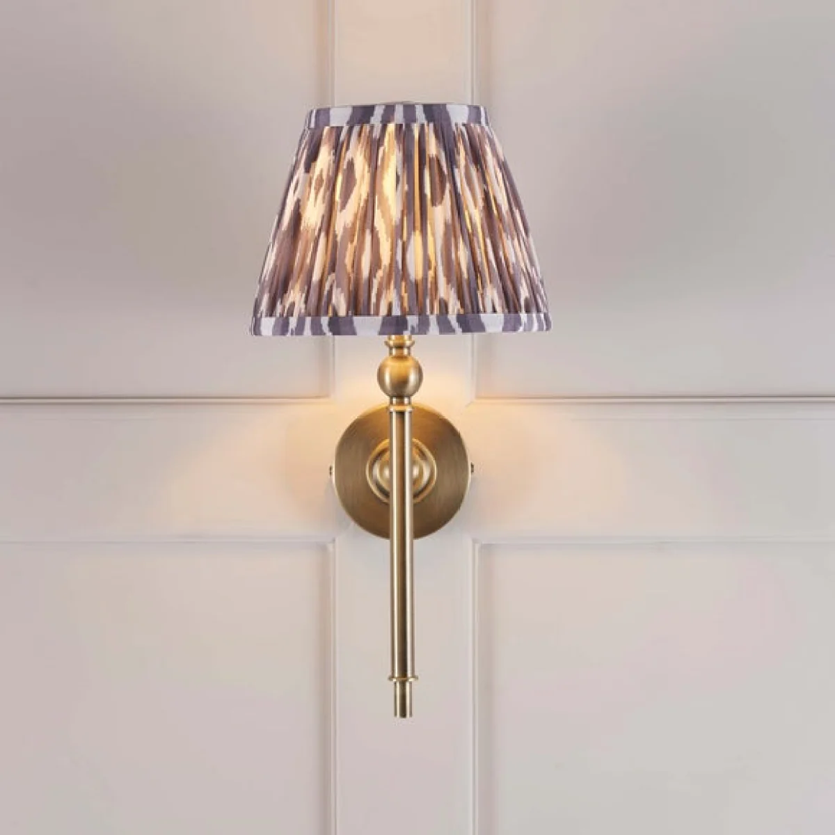 Return - Vogue Leila Wall Light – image 1