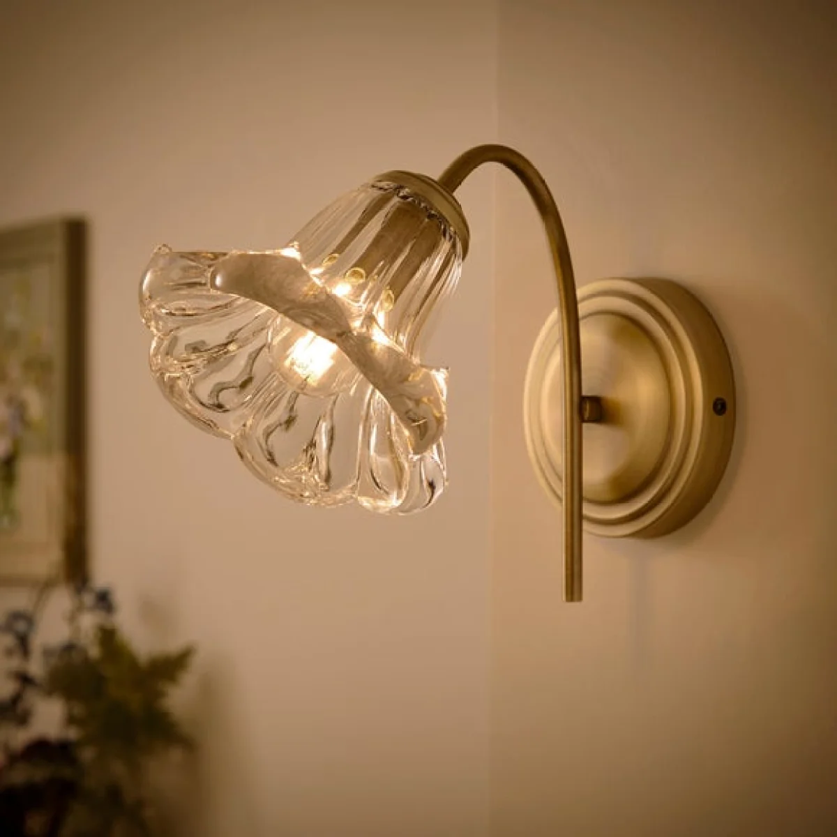 Sophia Floral Wall Light – image 2