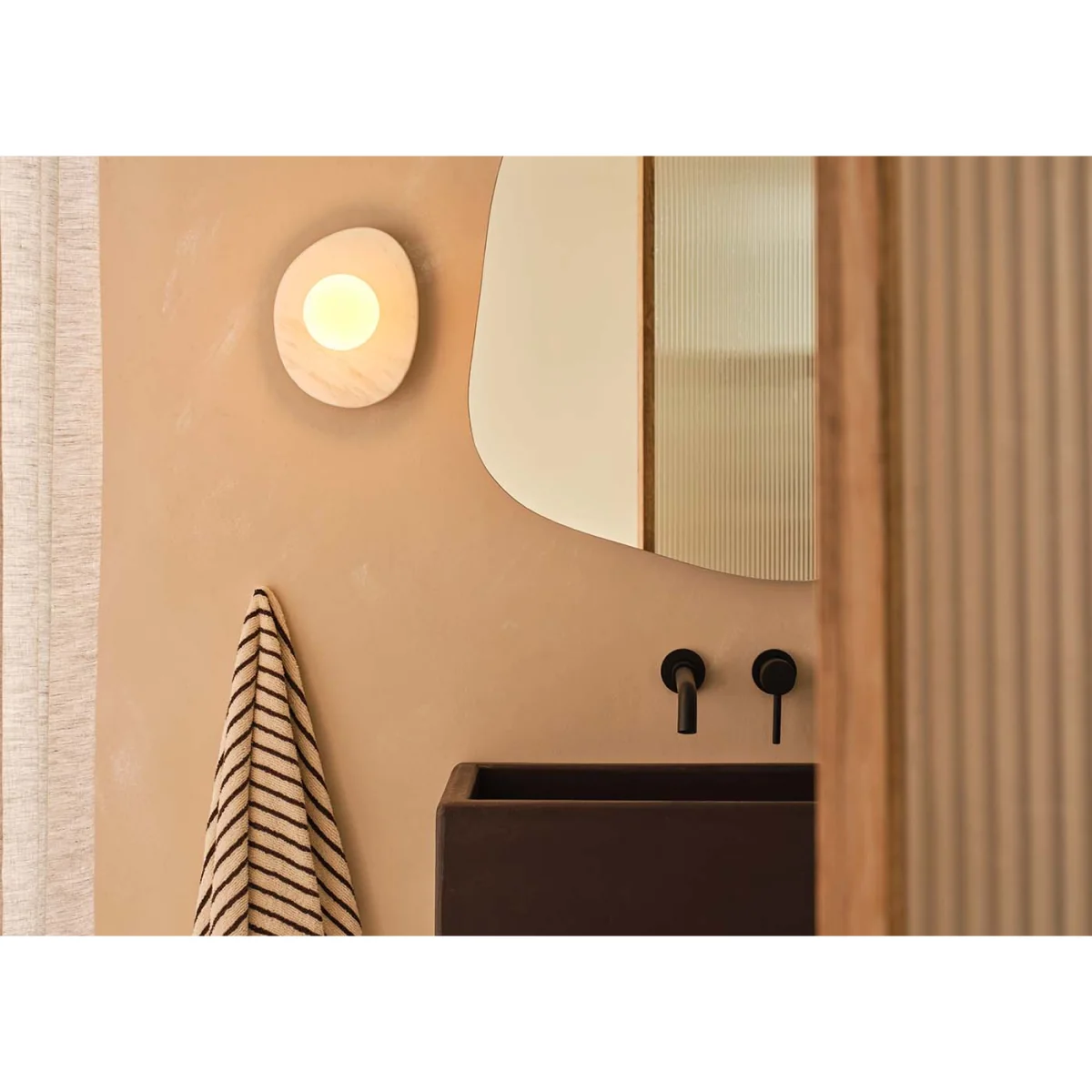 Heal's Element Wall Light White Marble IP44 – image 5