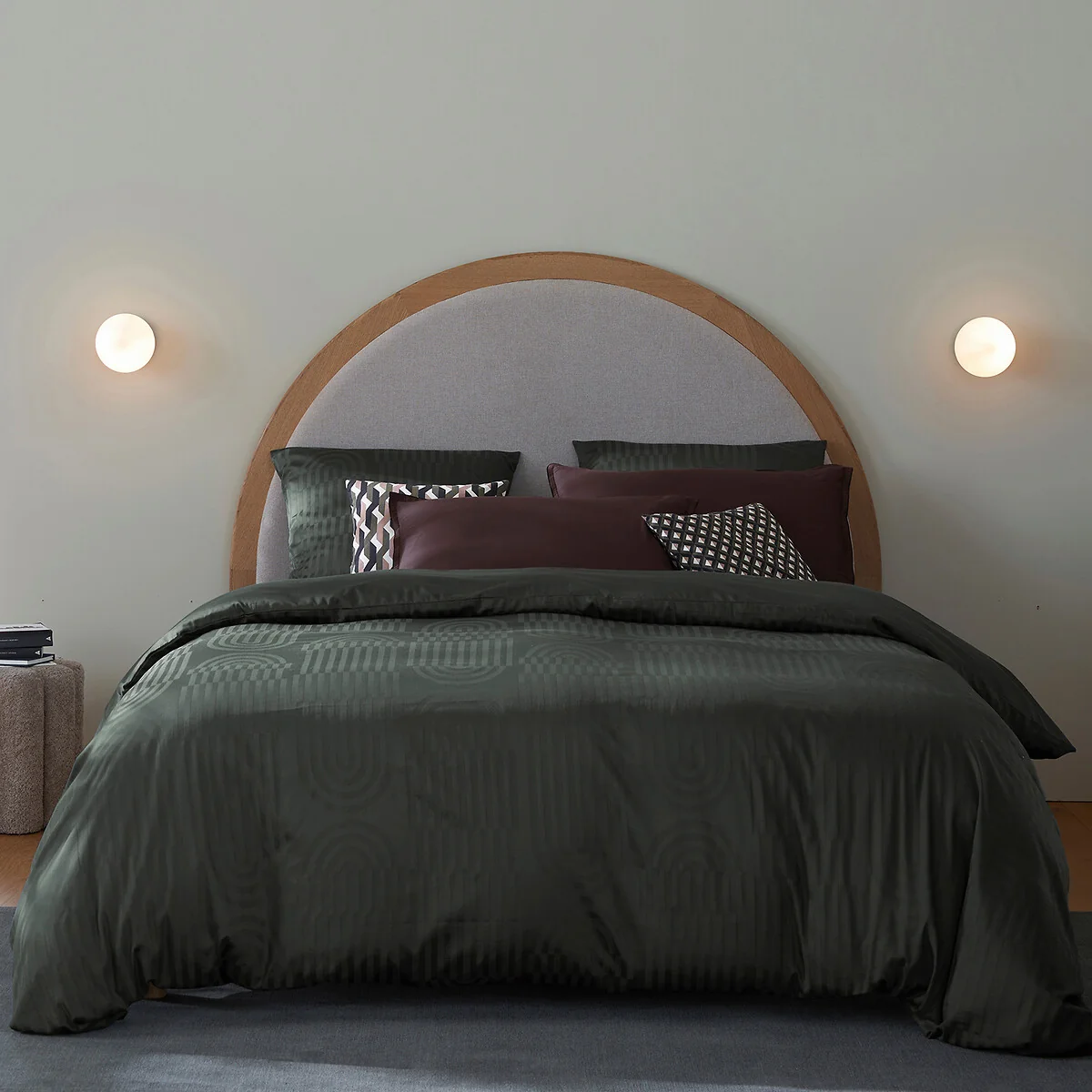 Moricio Wall Light in Brass and Opaline – image 3