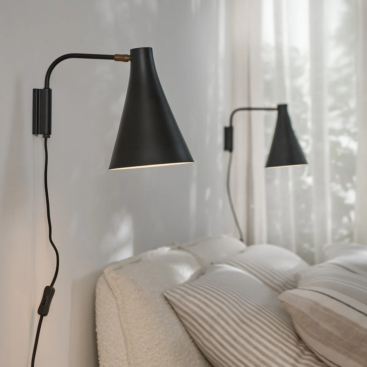 Jameson Contemporary Wall Light in Metal – image 3