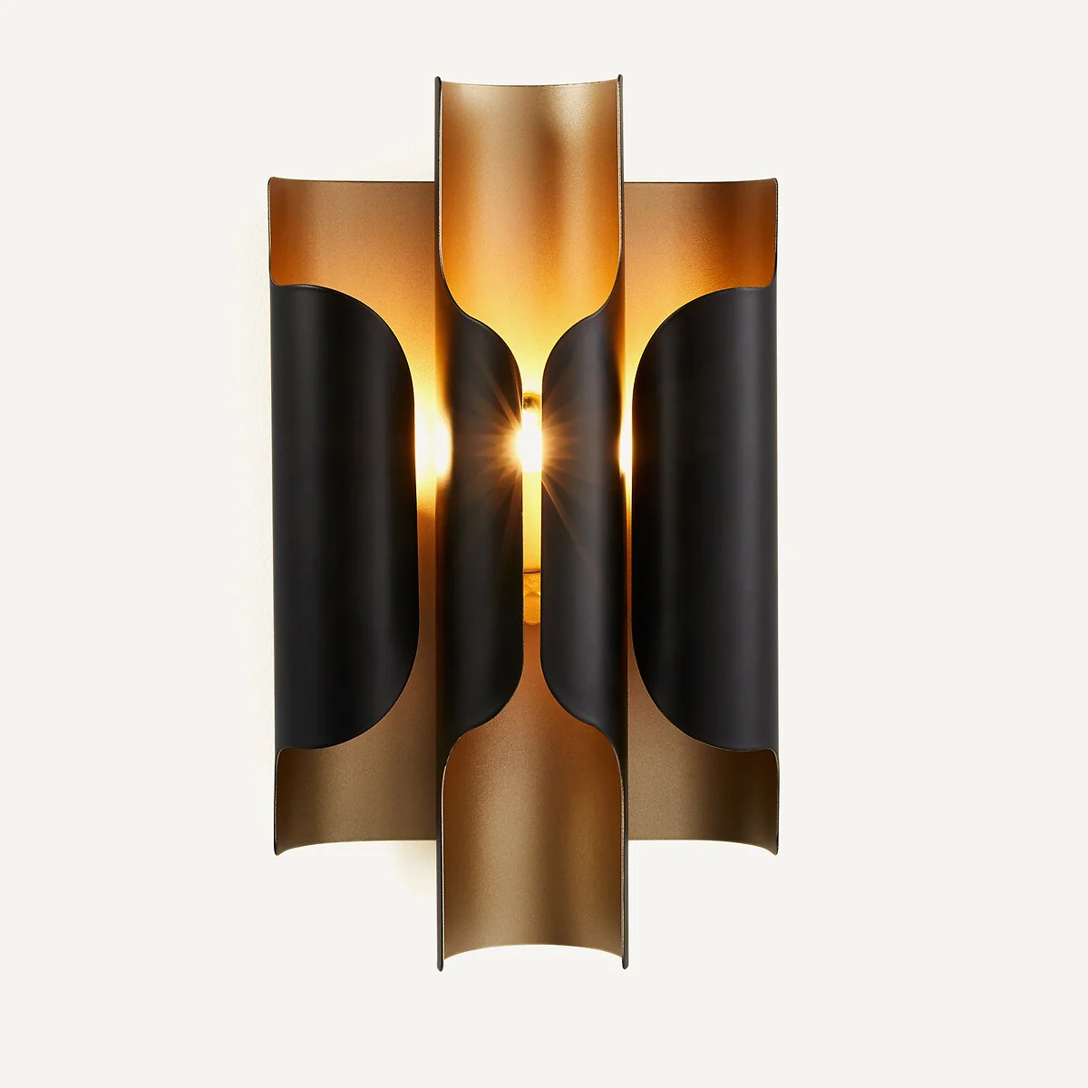 Henrio Metal Wall Light – image 2
