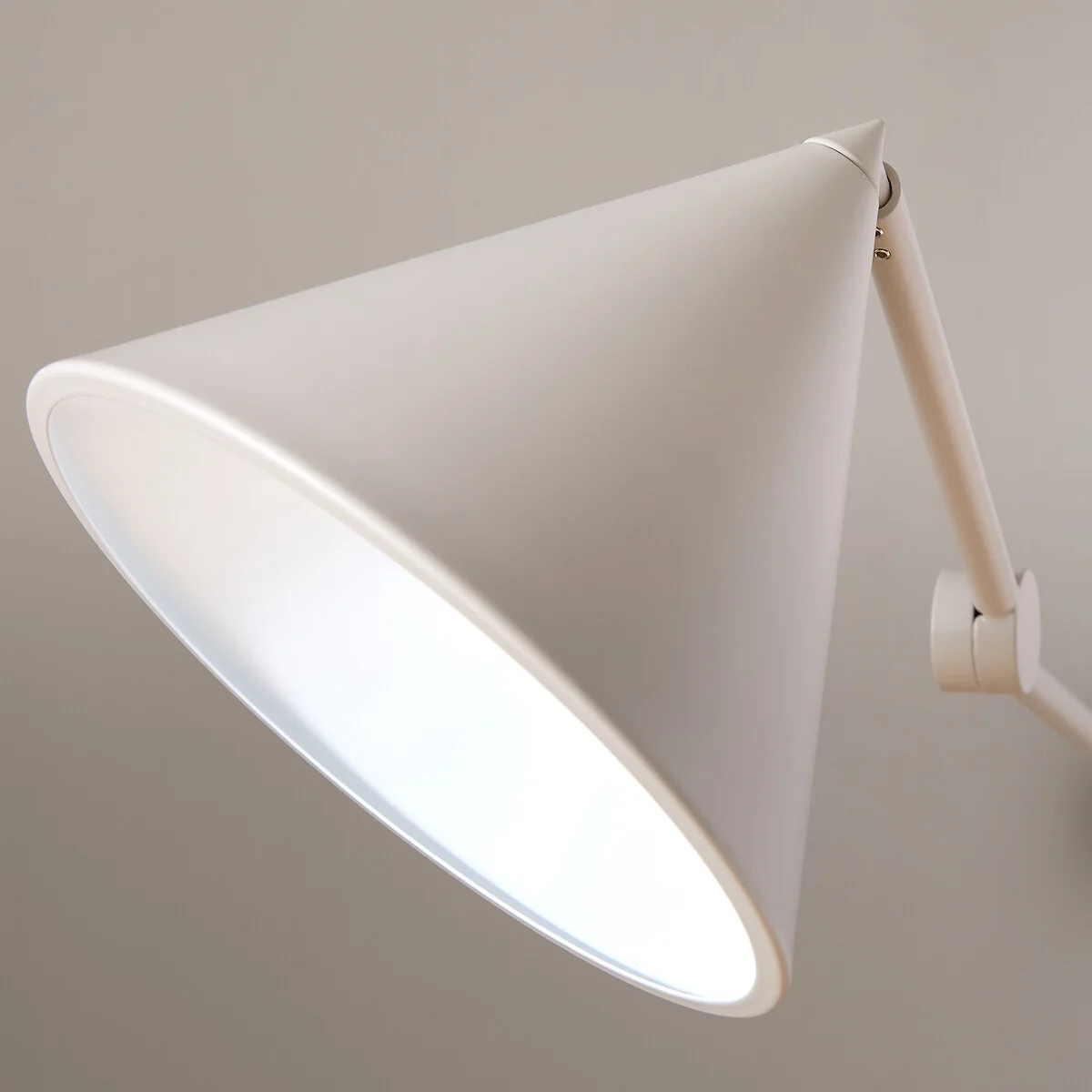 Moke Metal Wall Light – image 6