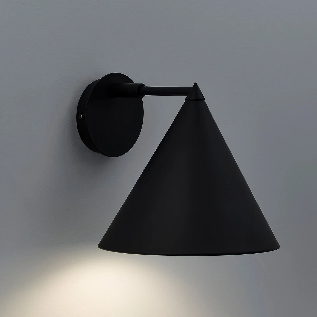 Moke Cone Metal Wall Light – image 4