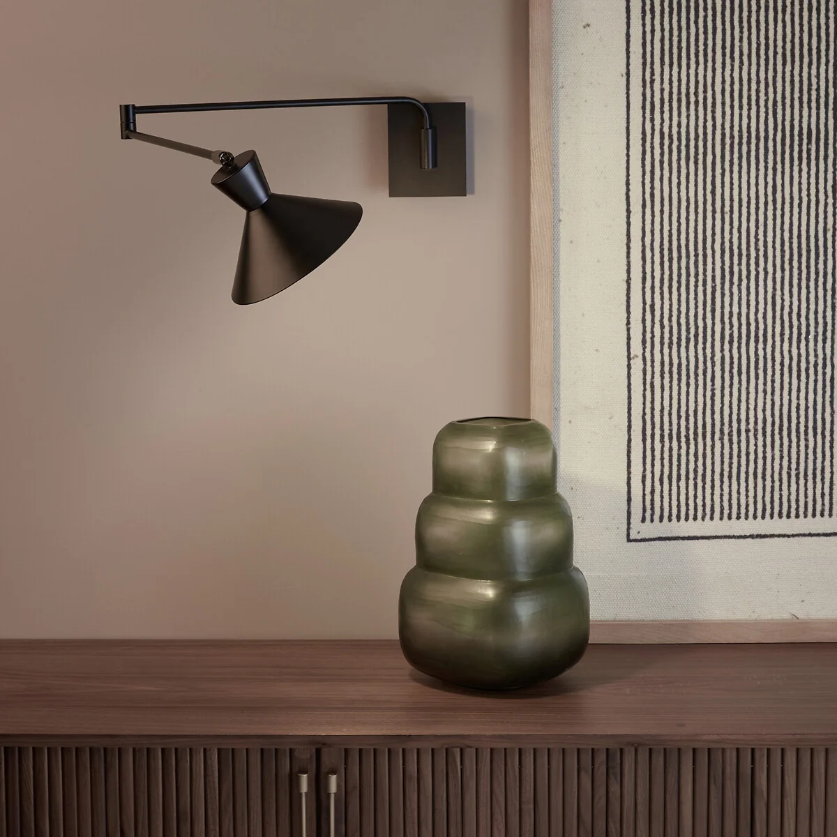 Voltige Contemporary Articulated Metal Wall Light – image 4