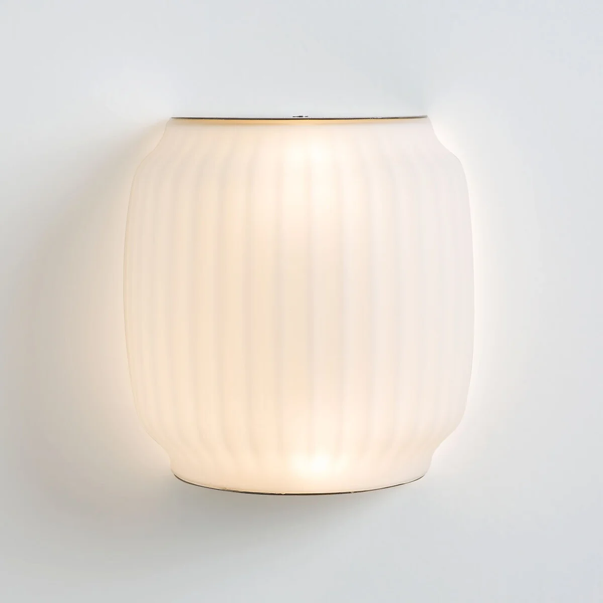 Canelé Opaline Glass Wall Lamp – image 3