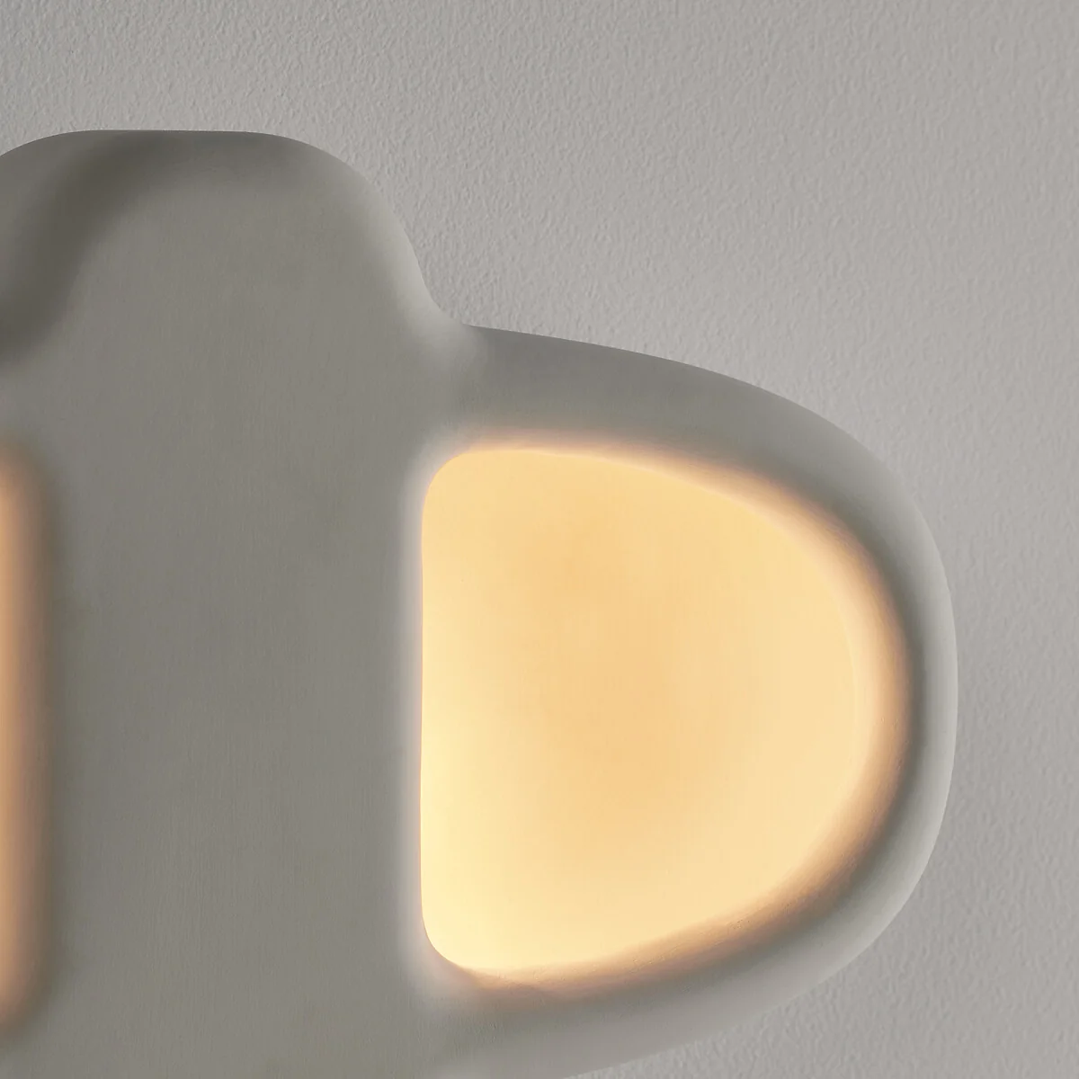 Artsy Ceramic Wall Light – image 7