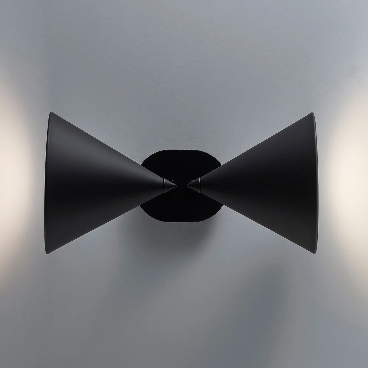 Moke Double Cone Wall Light – image 5