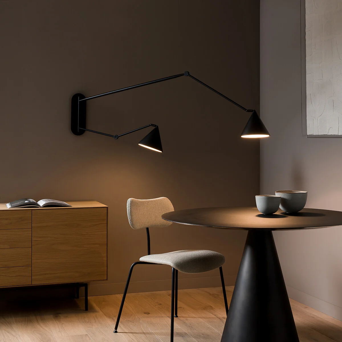 Moke XL Double-Arm Articulated Wall Lamp – image 3