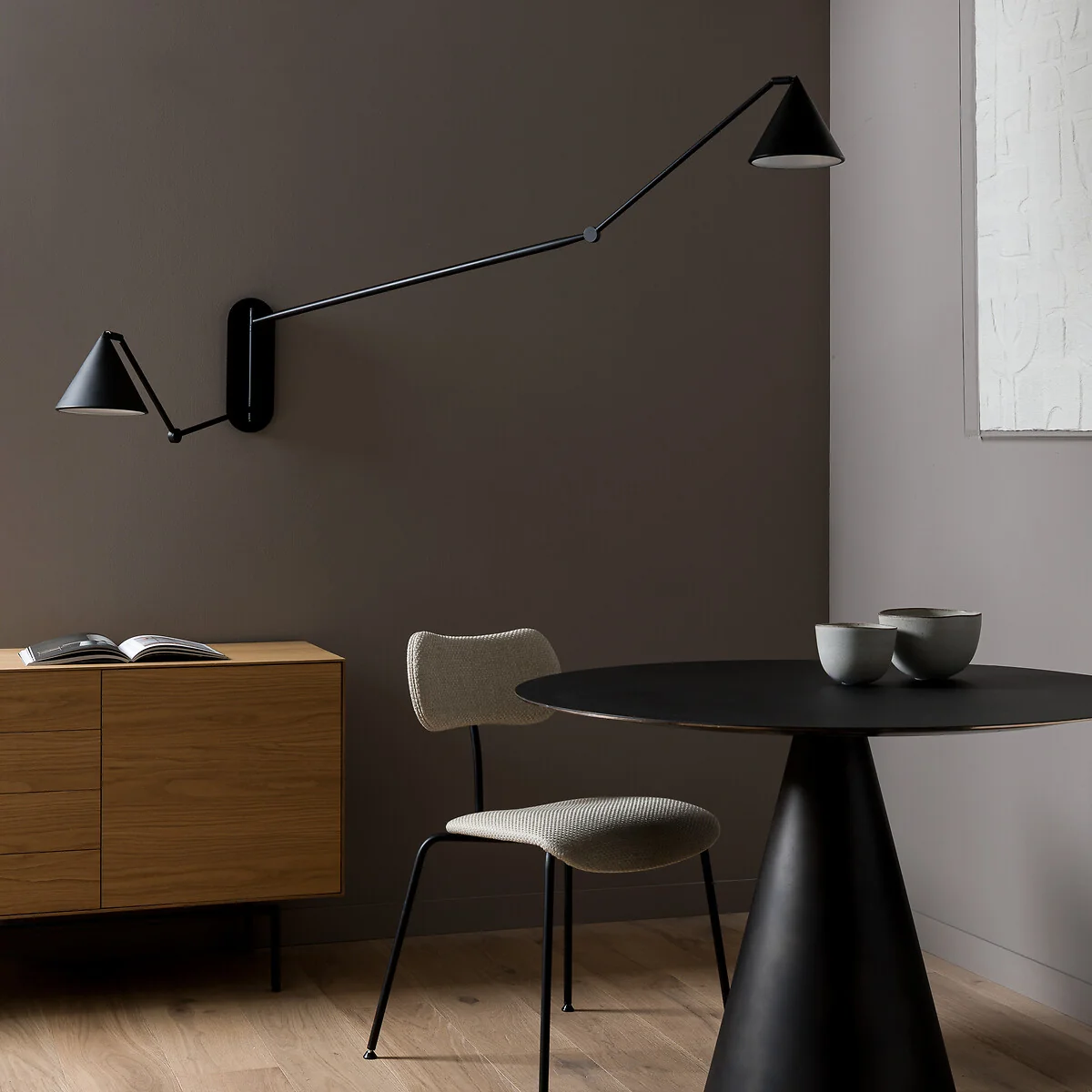 Moke XL Double-Arm Articulated Wall Lamp – image 4