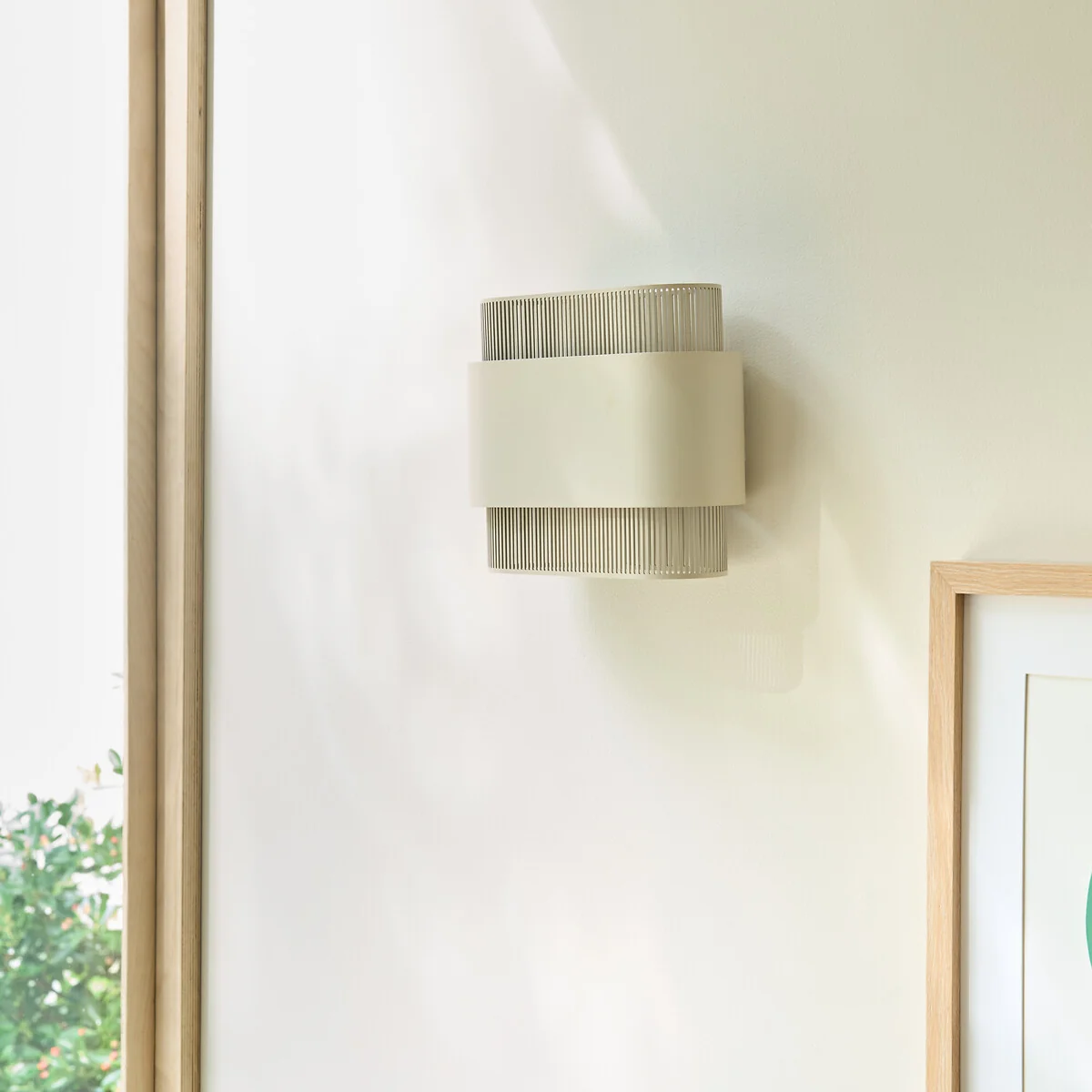 Leila Metal Double Wall Light – image 2