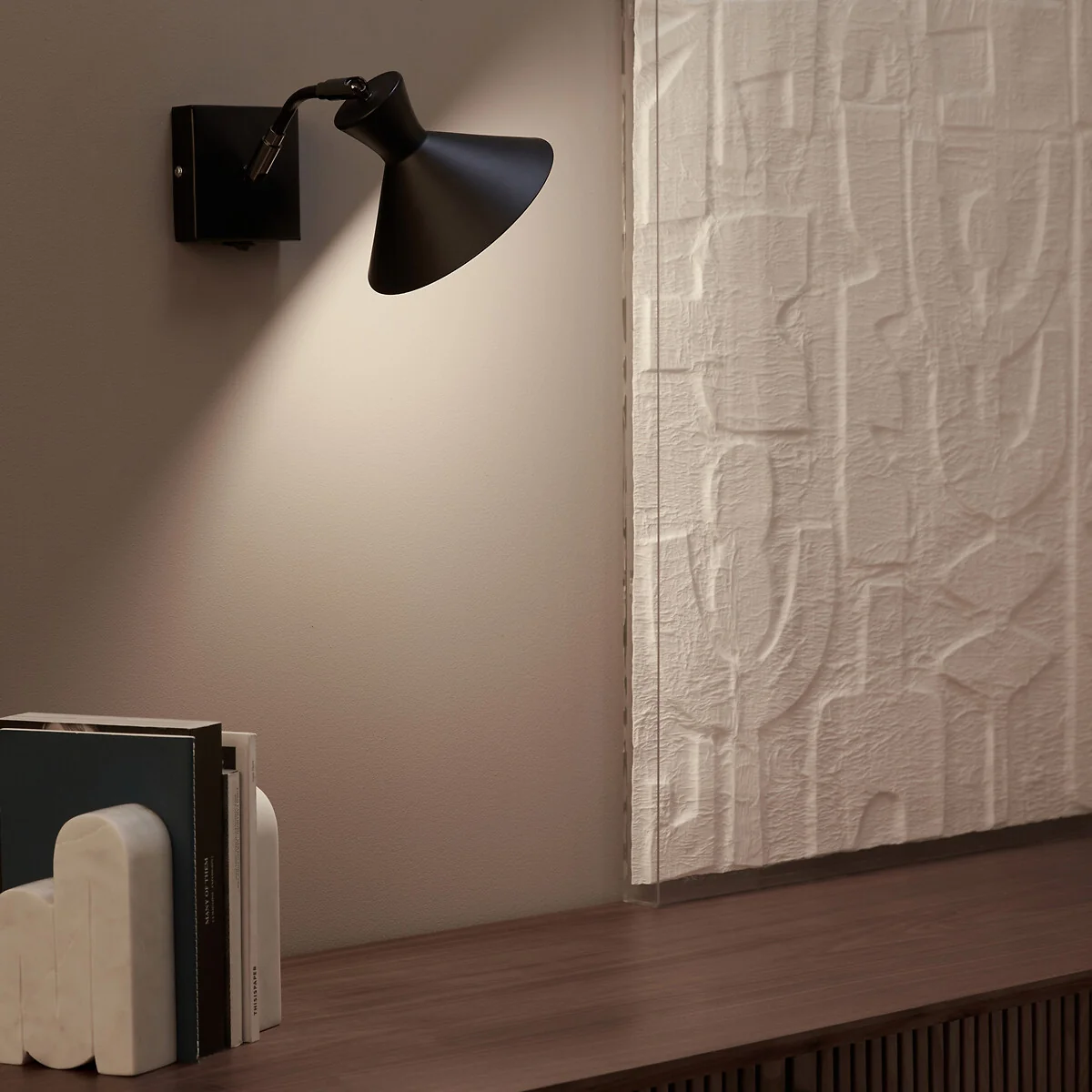 Voltige Metal Wall Light – image 3