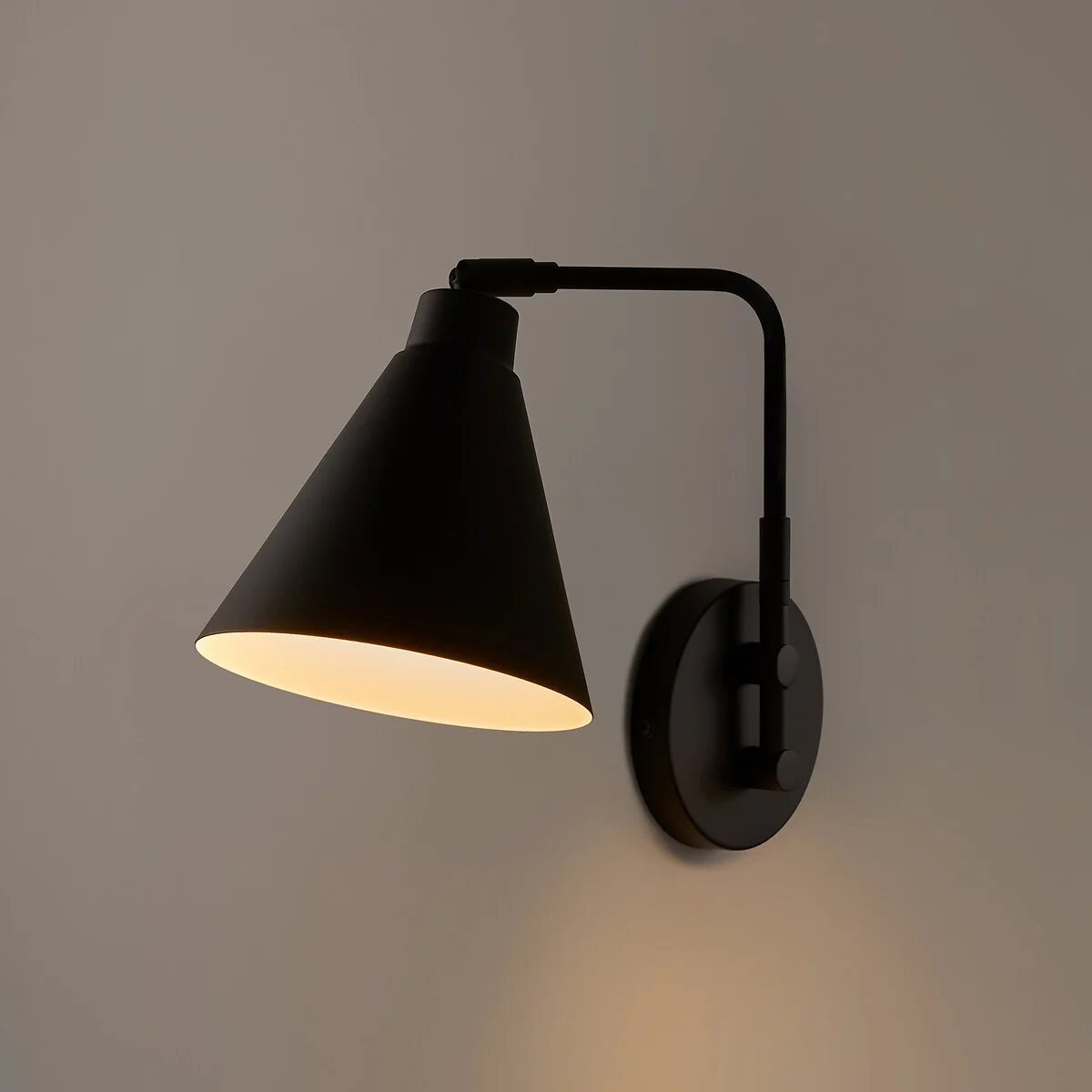 Hiba Articulated Metal Wall Light – image 6