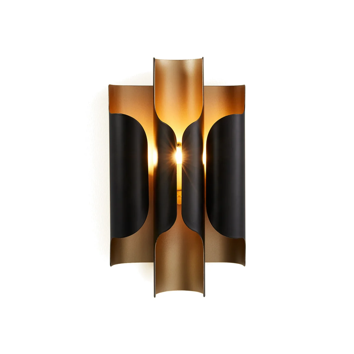 Henrio Metal Wall Light – image 1