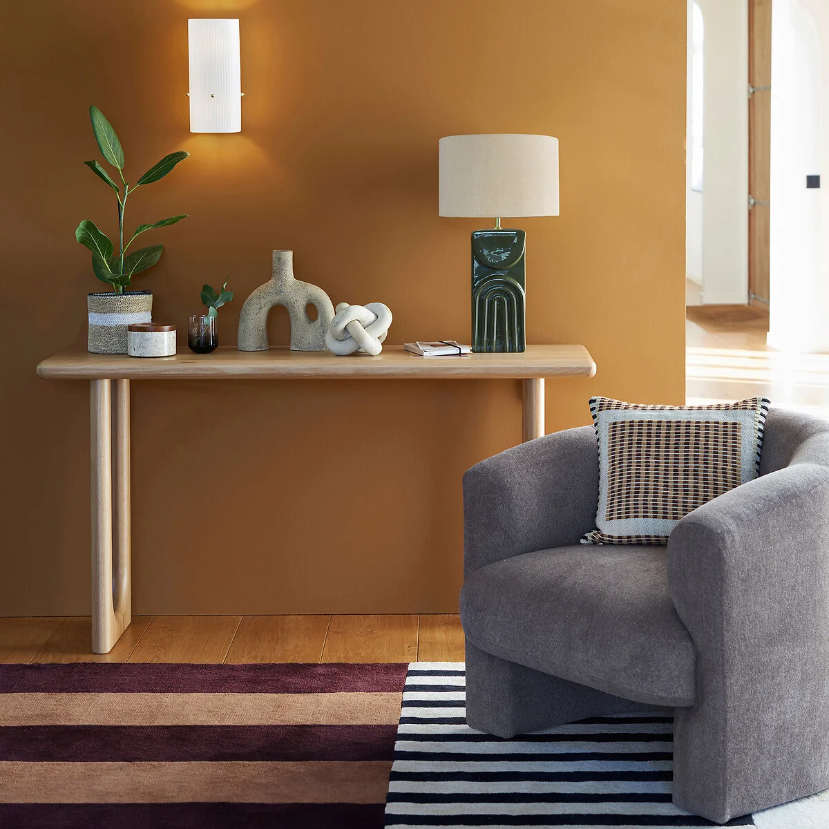 Danny Brass and Streaked Glass Wall Light – image 3
