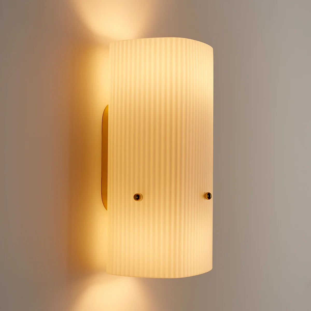 Danny Brass and Streaked Glass Wall Light – image 4