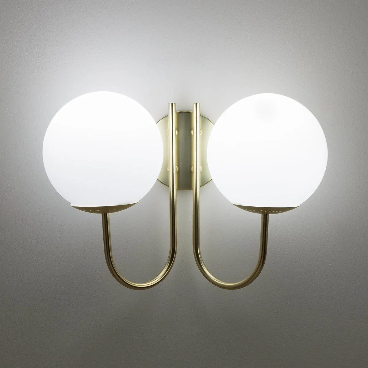 Moricio Opaline Glass & Brass Wall Light – image 3