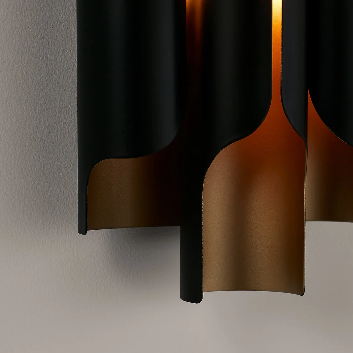 Henrio Metal Wall Light – image 6
