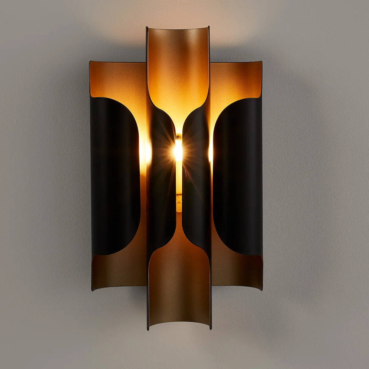 Henrio Metal Wall Light – image 8