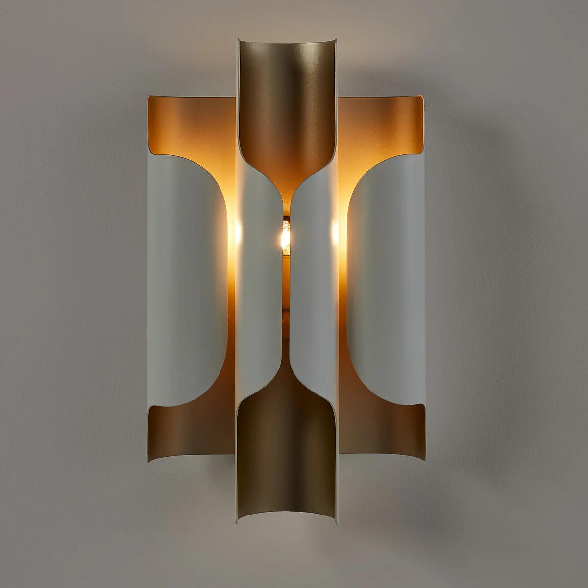 Henrio Metal Wall Light – image 7