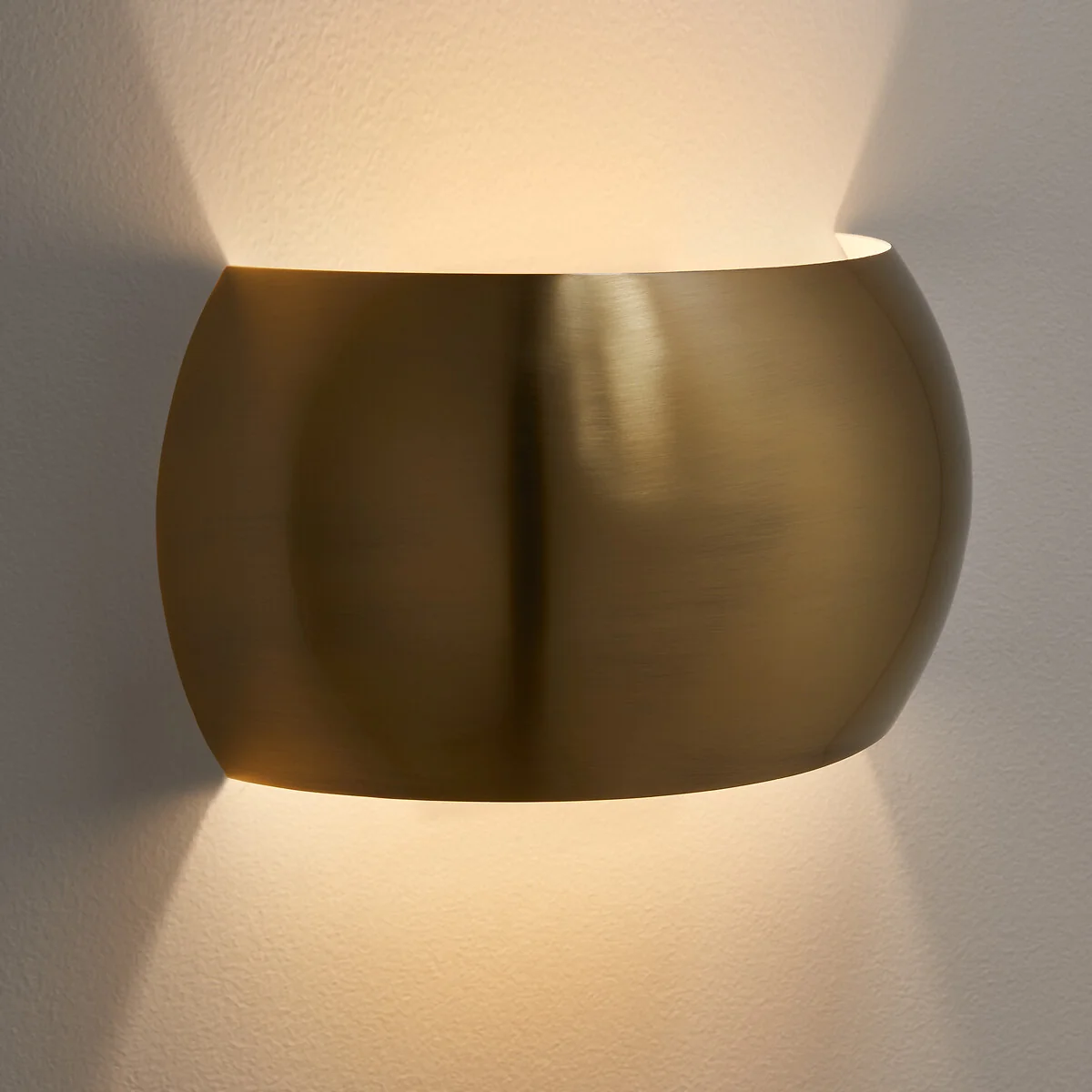 Elori Metal Wall Light – image 2