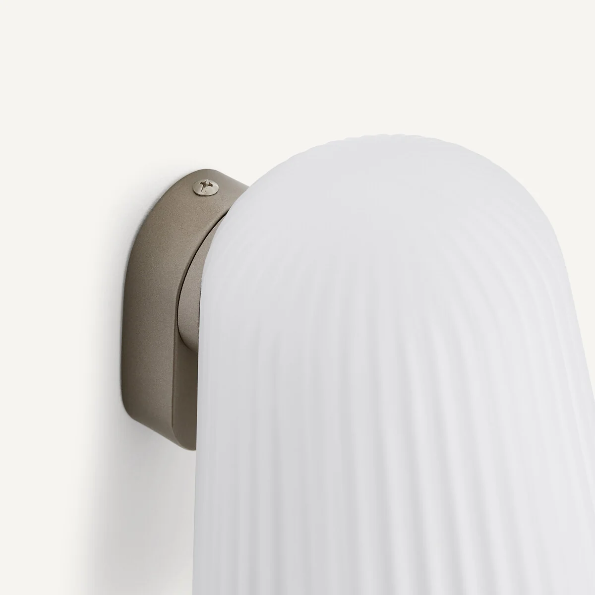 Fosca Metal and Glass Wall Light – image 5