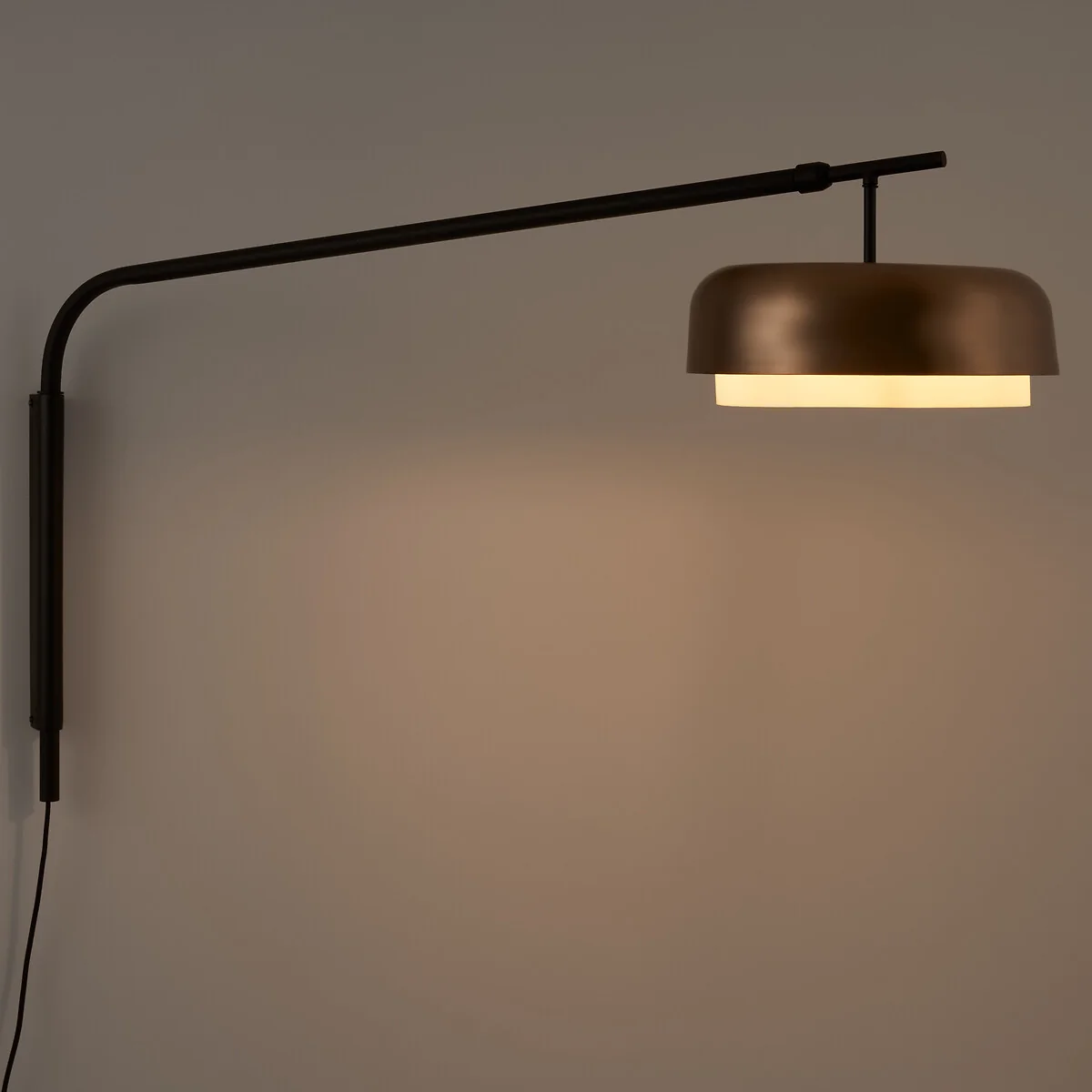 Clepsos Metal Offset Wall Light – image 3