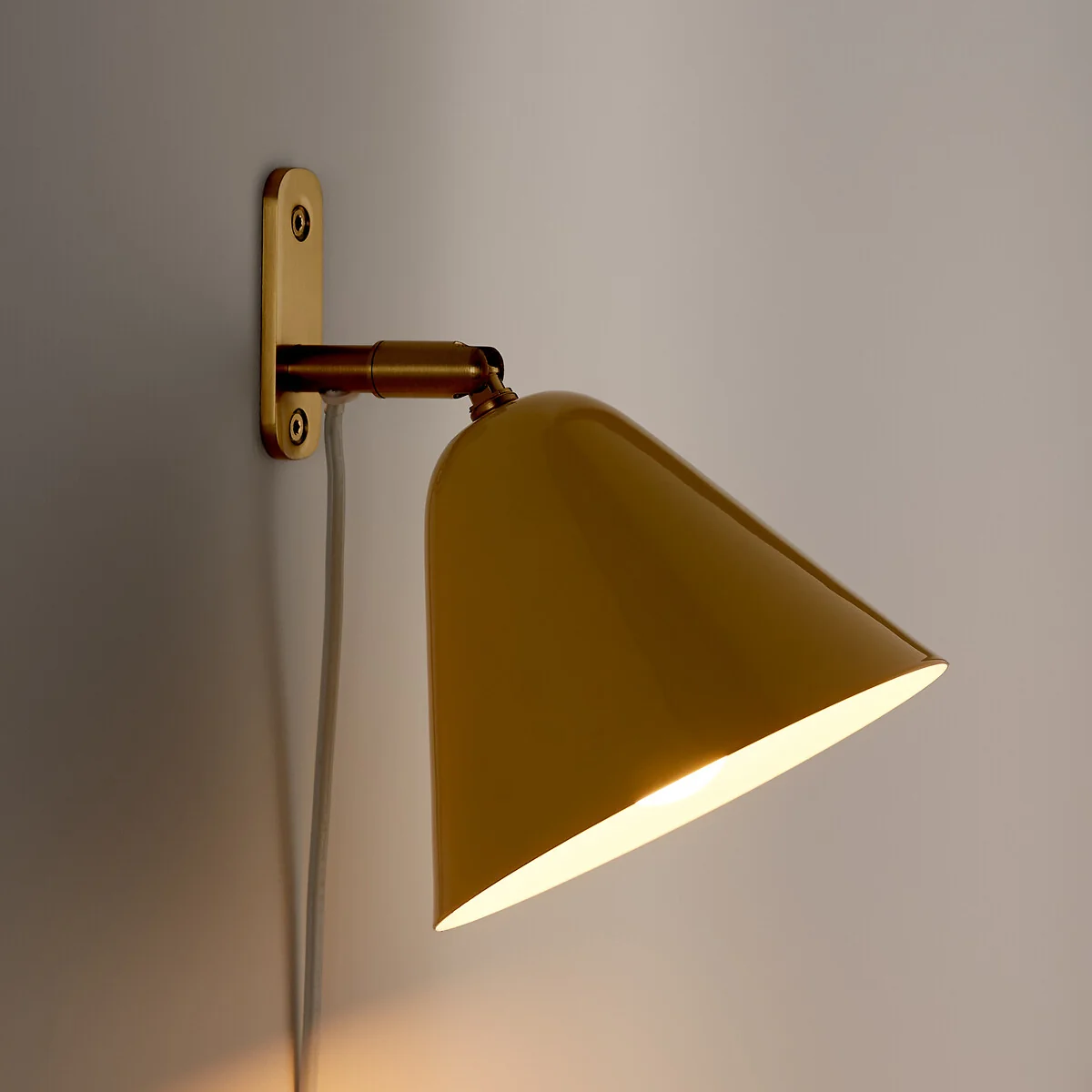 Copita Metal Wall Light – image 3
